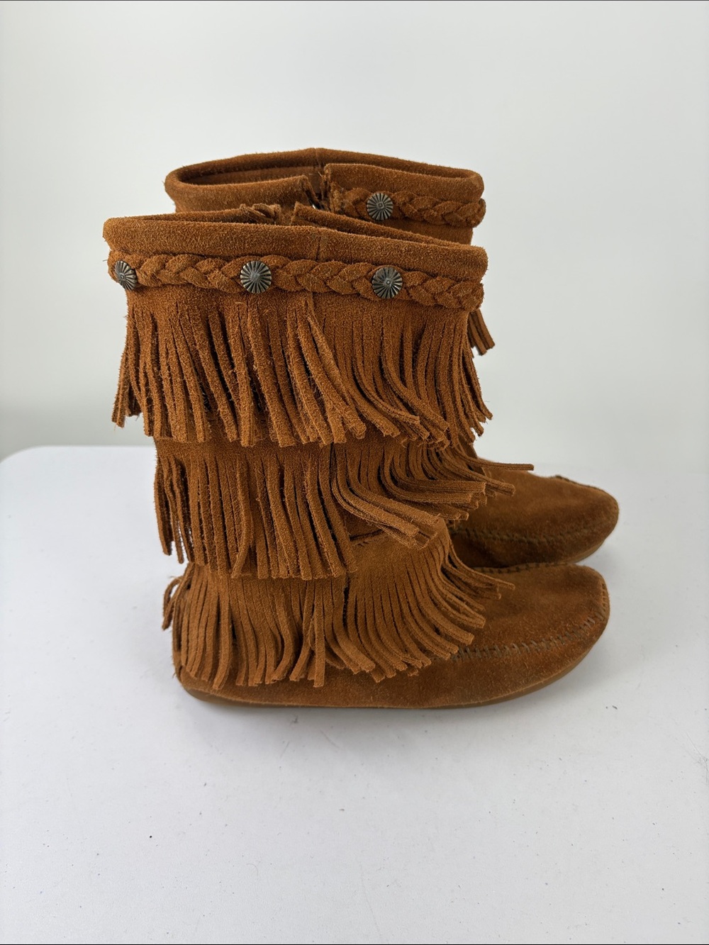 🐨 Minnetonka Kids Triple Fringe Suede Boots - Brown